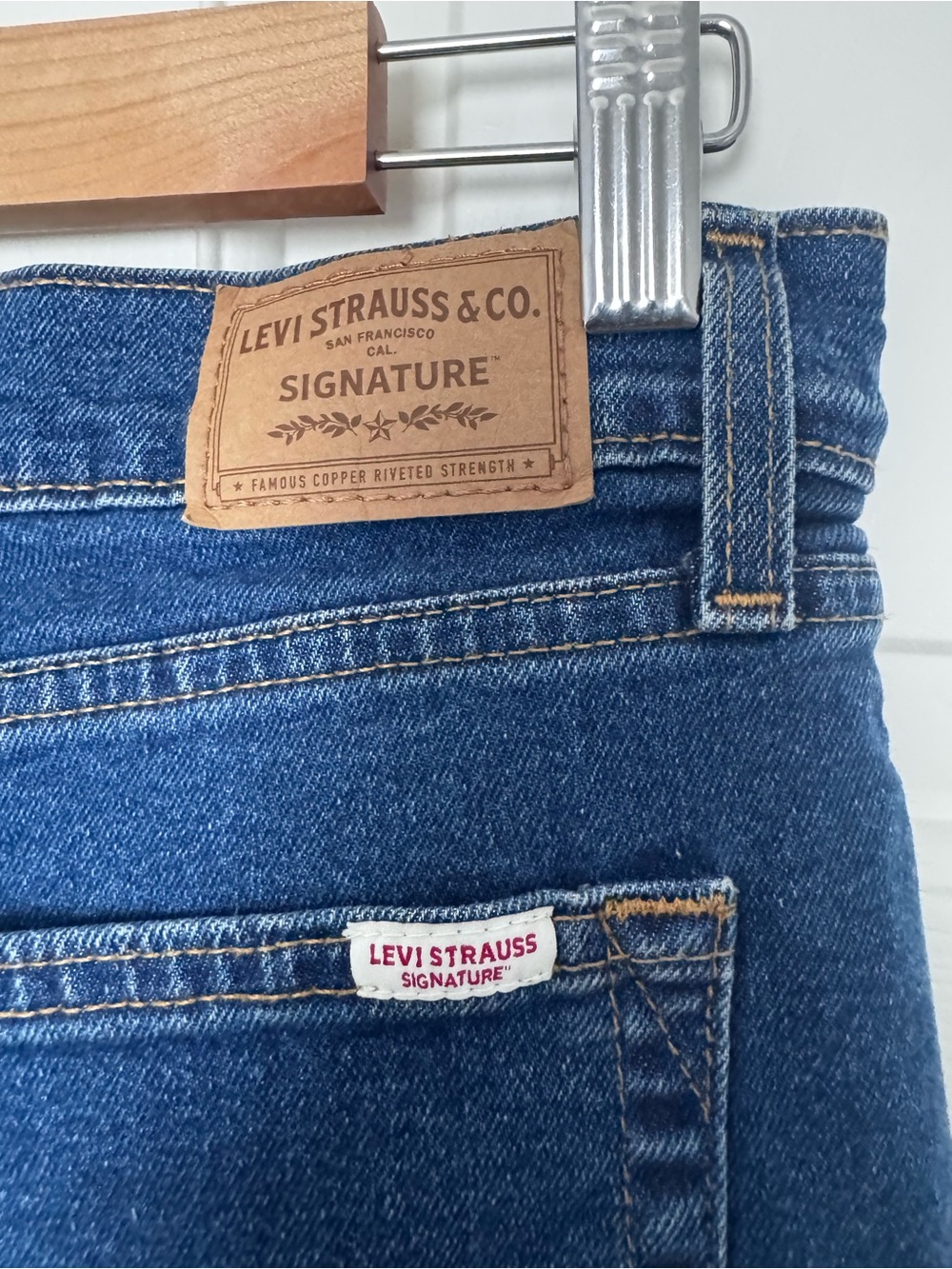 Levi's Dark Blue Heritage Mid-Rise Boyfriend Jeans - Picture 3 of 7